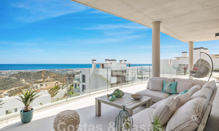 Gloednieuw, modernistisch penthouse te koop, in een exclusief golfresort in de heuvels van Marbella - Benahavis 58372 