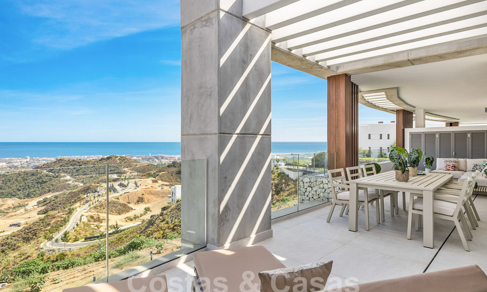 Gesofisticeerd nieuwbouwappartement te koop met fenomenaal uitzicht op zee, golf en berglandschap in Marbella - Benahavis 58369