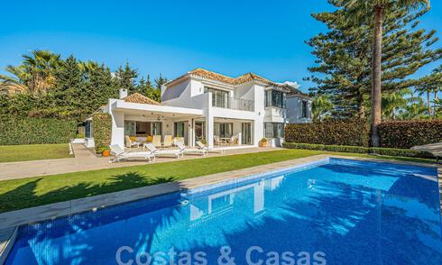 Mediterrane villa te koop op loopafstand van het strand op de New Golden Mile tussen Marbella en Estepona 57915
