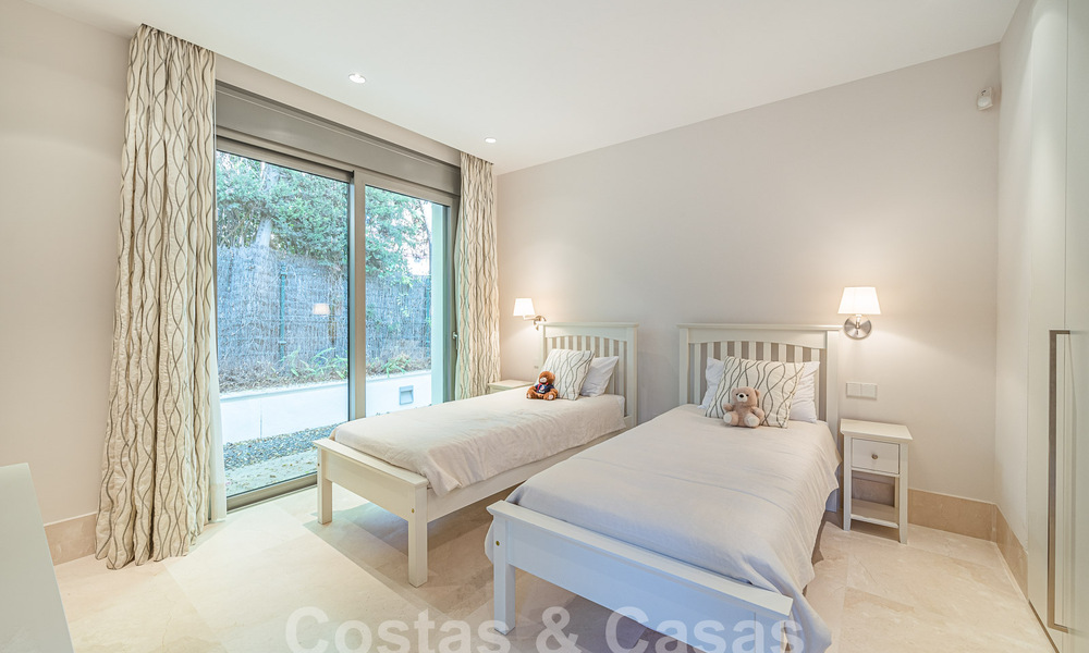 Mediterrane villa te koop op loopafstand van het strand op de New Golden Mile tussen Marbella en Estepona 57922