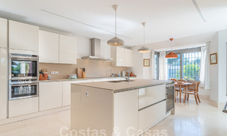Mediterrane villa te koop op loopafstand van het strand op de New Golden Mile tussen Marbella en Estepona 57926 