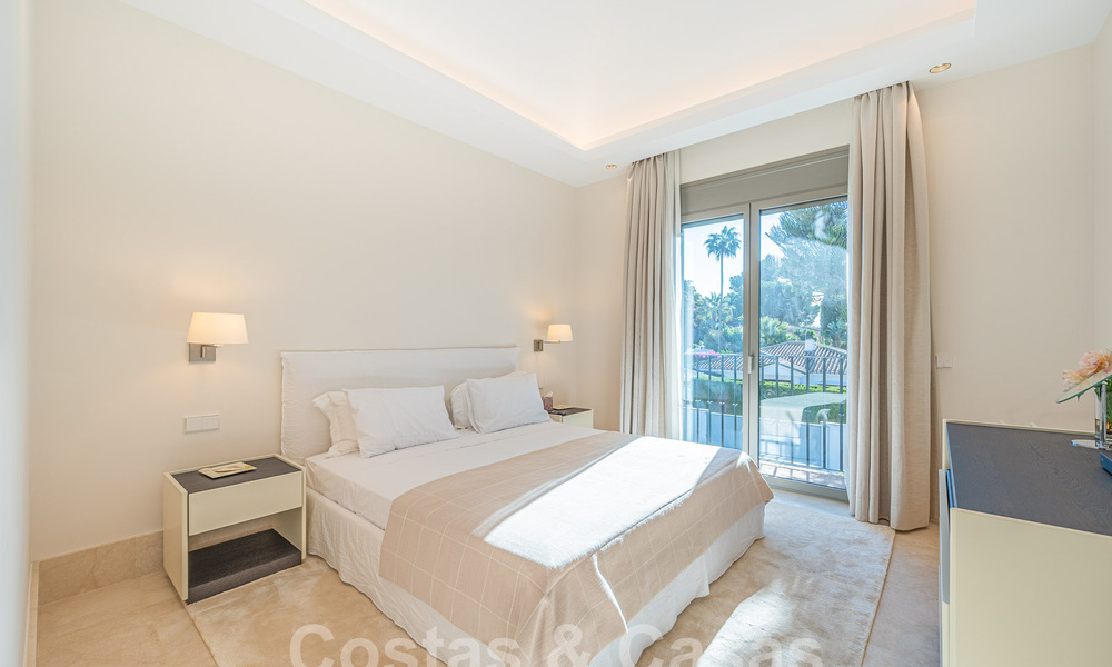 Mediterrane villa te koop op loopafstand van het strand op de New Golden Mile tussen Marbella en Estepona 57929