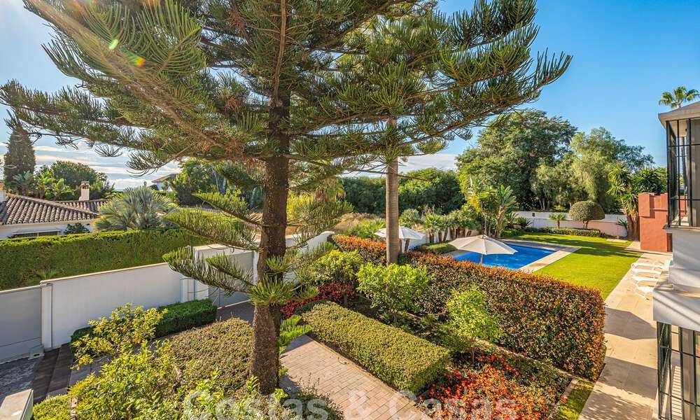 Mediterrane villa te koop op loopafstand van het strand op de New Golden Mile tussen Marbella en Estepona 57930