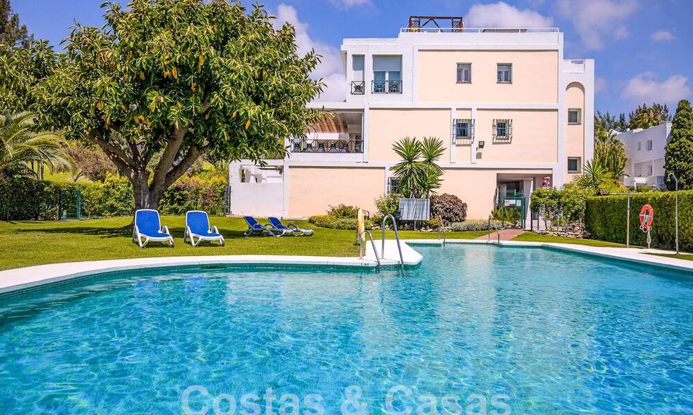 Ruim rijhuis te koop met 360° uitzicht, grenzend aan de golfbaan in La Quinta golfresort, Marbella - Benahavis 57977