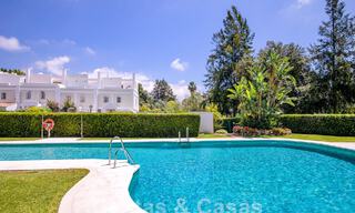 Ruim rijhuis te koop met 360° uitzicht, grenzend aan de golfbaan in La Quinta golfresort, Marbella - Benahavis 58002 