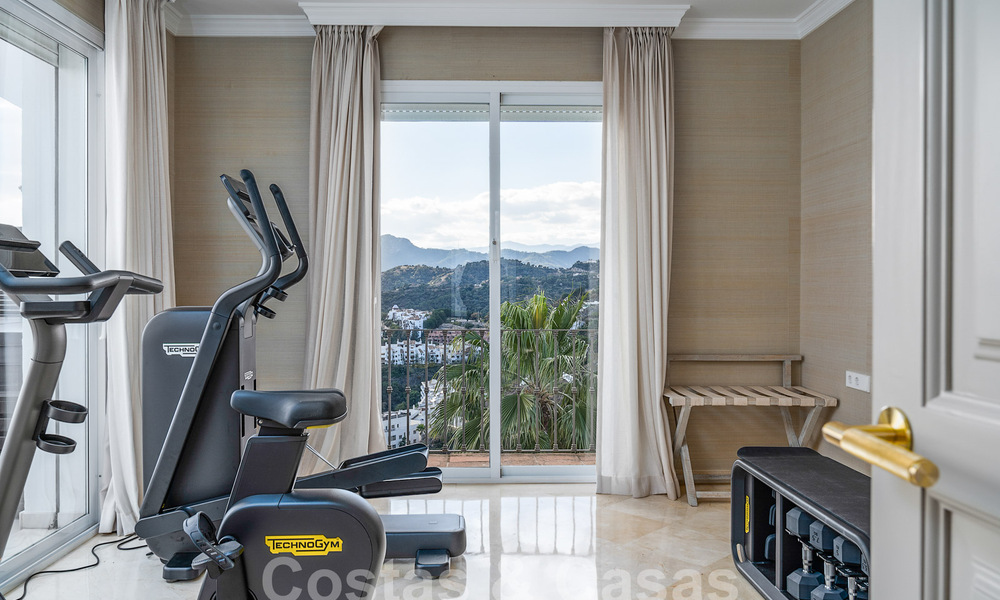 Penthouse te koop met panoramisch zeezicht in de heuvels van Marbella - Benahavis 58008