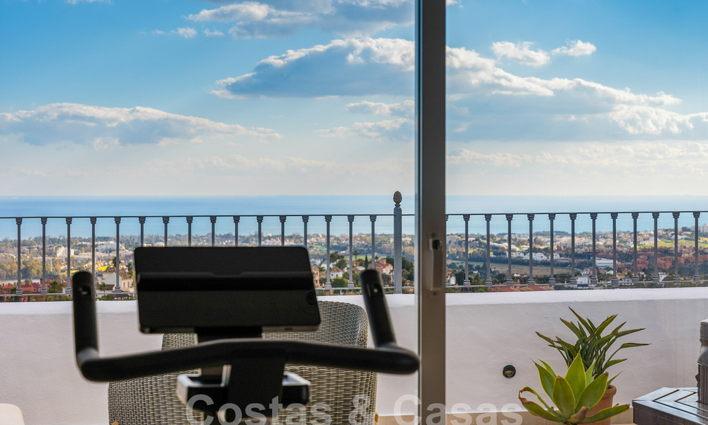 Penthouse te koop met panoramisch zeezicht in de heuvels van Marbella - Benahavis 58009