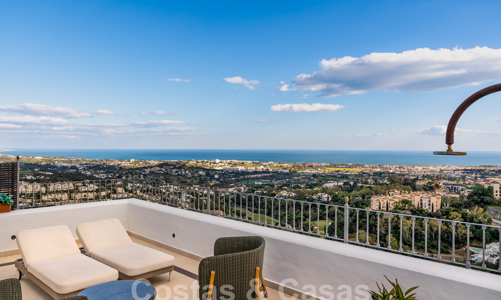 Penthouse te koop met panoramisch zeezicht in de heuvels van Marbella - Benahavis 58013