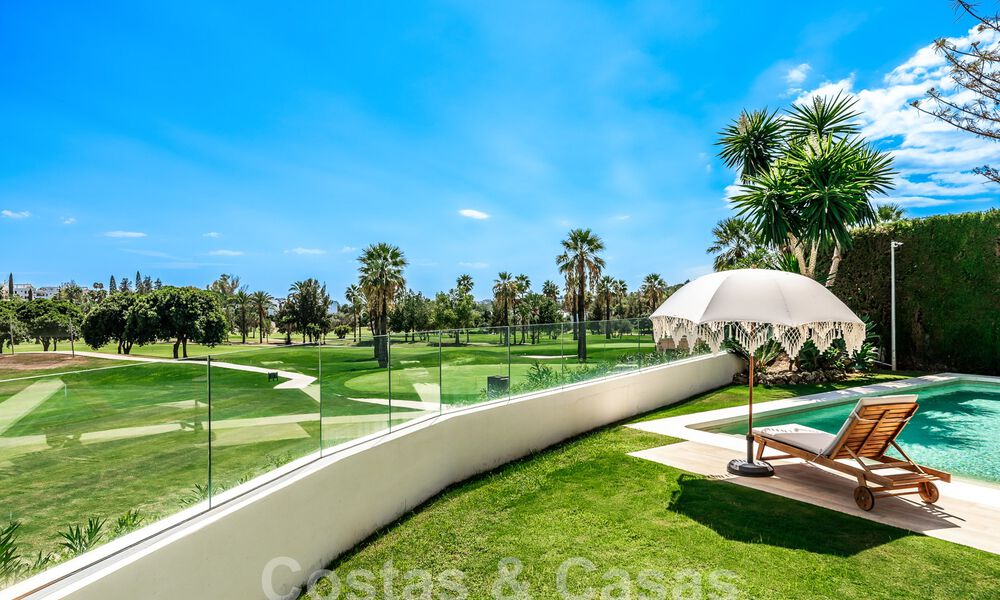 Luxevilla met traditionele bouwstijl te koop, gelegen eerstelijns golf in Nueva Andalucia, Marbella 58137