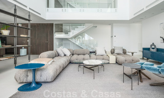 Modernistische luxevilla te koop op een steenworp van het strand en alle voorzieningen met zeezicht in San Pedro, Marbella 58608 