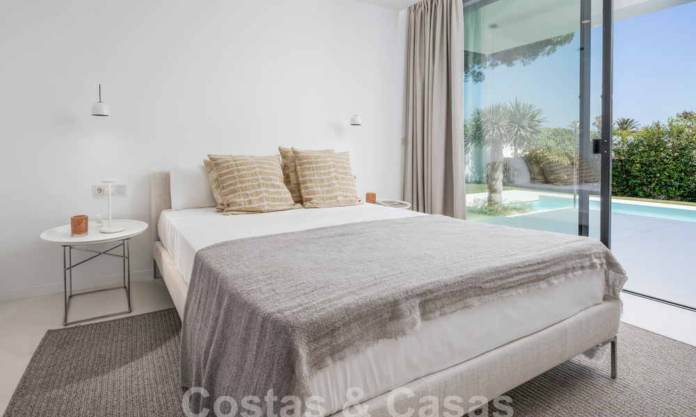 Modernistische luxevilla te koop op een steenworp van het strand en alle voorzieningen met zeezicht in San Pedro, Marbella 58638