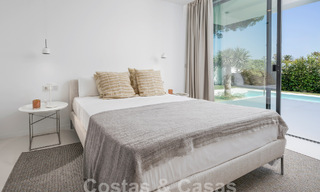 Modernistische luxevilla te koop op een steenworp van het strand en alle voorzieningen met zeezicht in San Pedro, Marbella 58638 
