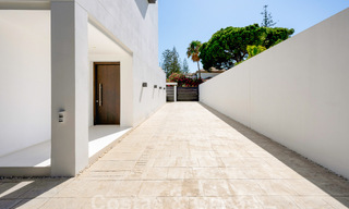 Modernistische luxevilla te koop op een steenworp van het strand en alle voorzieningen met zeezicht in San Pedro, Marbella 58639 