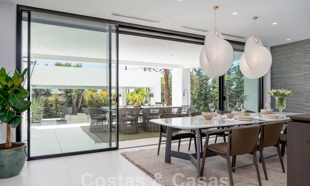 Modernistische luxevilla te koop op een steenworp van het strand en alle voorzieningen met zeezicht in San Pedro, Marbella 58648