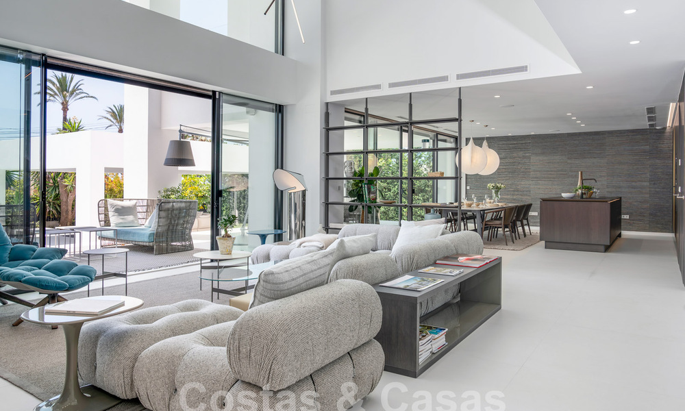 Modernistische luxevilla te koop op een steenworp van het strand en alle voorzieningen met zeezicht in San Pedro, Marbella 58655