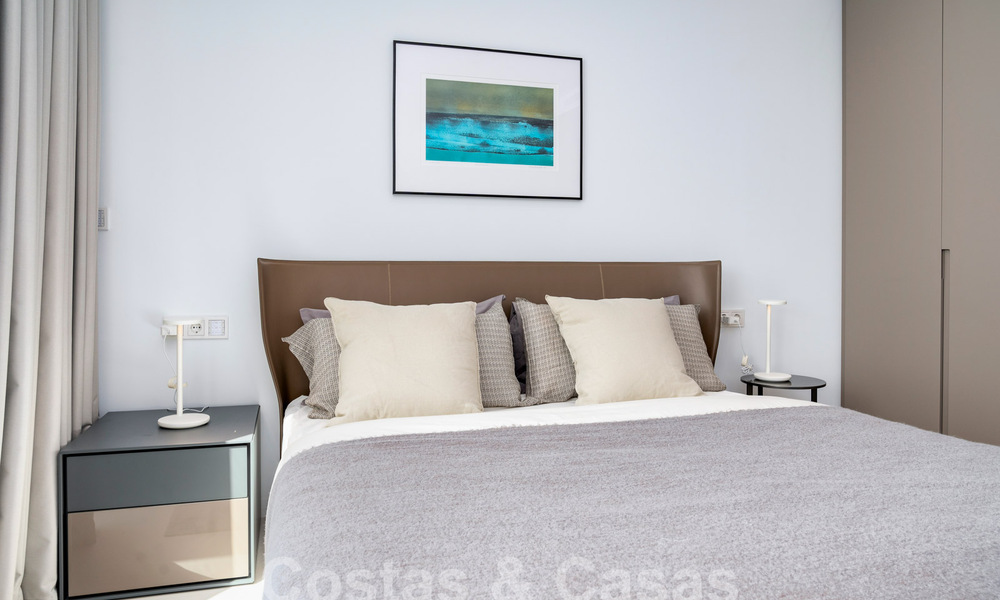 Modernistische luxevilla te koop op een steenworp van het strand en alle voorzieningen met zeezicht in San Pedro, Marbella 58656