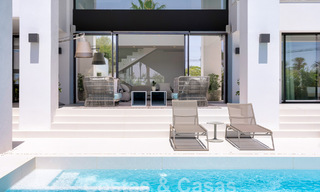 Modernistische luxevilla te koop op een steenworp van het strand en alle voorzieningen met zeezicht in San Pedro, Marbella 58659 