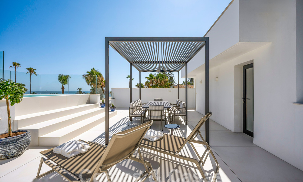 Modernistische luxevilla te koop op een steenworp van het strand en alle voorzieningen met zeezicht in San Pedro, Marbella 58670