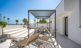 Modernistische luxevilla te koop op een steenworp van het strand en alle voorzieningen met zeezicht in San Pedro, Marbella 58670 