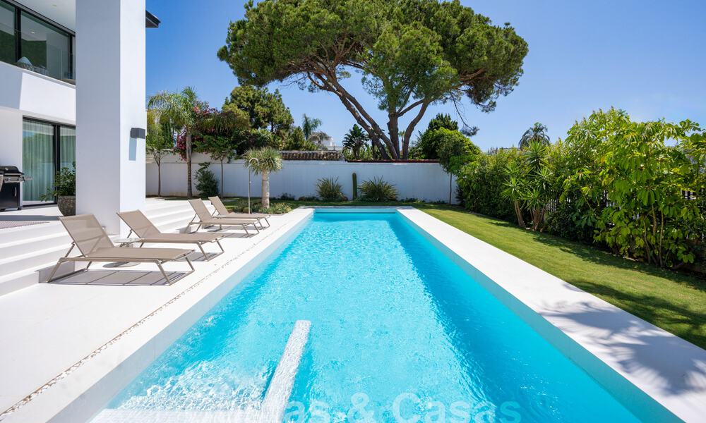 Modernistische luxevilla te koop op een steenworp van het strand en alle voorzieningen met zeezicht in San Pedro, Marbella 58672