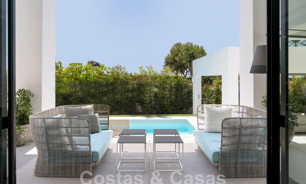 Modernistische luxevilla te koop op een steenworp van het strand en alle voorzieningen met zeezicht in San Pedro, Marbella 58675