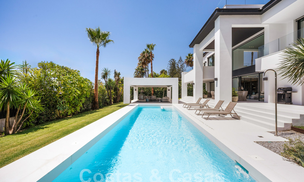 Modernistische luxevilla te koop op een steenworp van het strand en alle voorzieningen met zeezicht in San Pedro, Marbella 58684