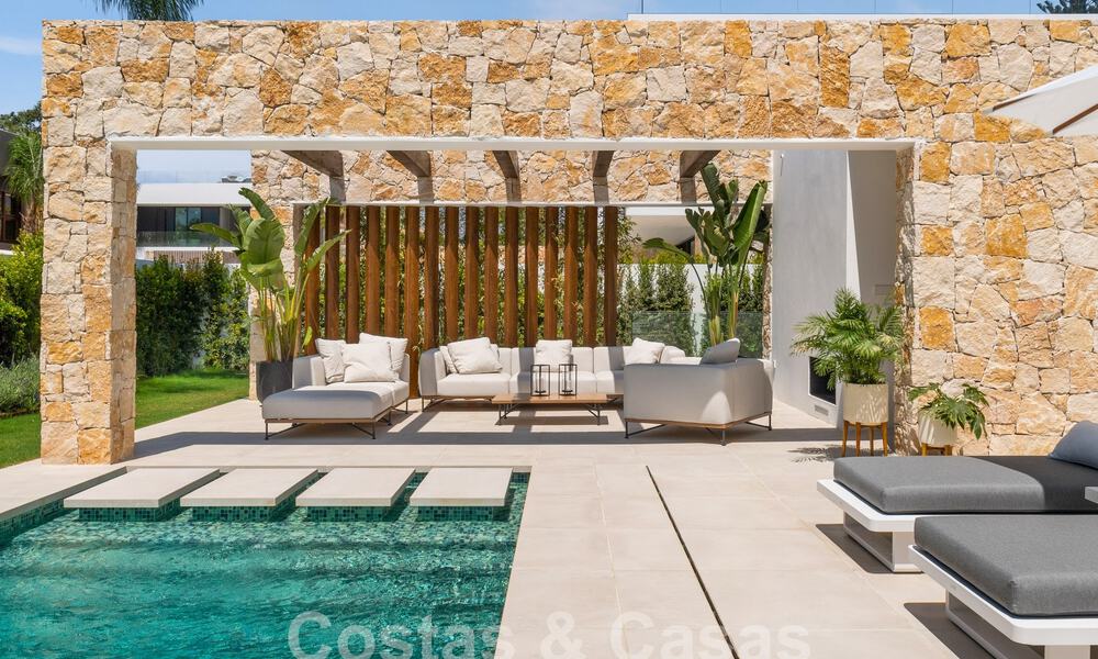 Instapklare, eigentijdse luxevilla te koop op loopafstand van Puerto Banus en het strand van San Pedro, Marbella 59028