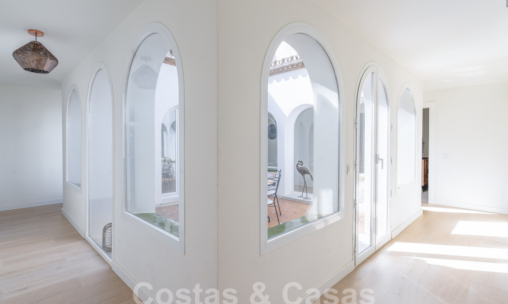 Andalusische luxevilla met een tijdloze charme te koop op eerstelijns golf in Benahavis - Marbella 58844