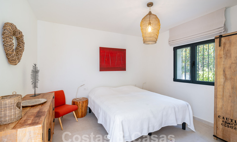Andalusische luxevilla met een tijdloze charme te koop op eerstelijns golf in Benahavis - Marbella 58850
