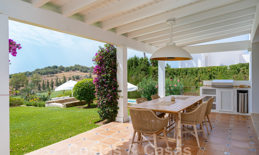 Andalusische luxevilla met een tijdloze charme te koop op eerstelijns golf in Benahavis - Marbella 58865