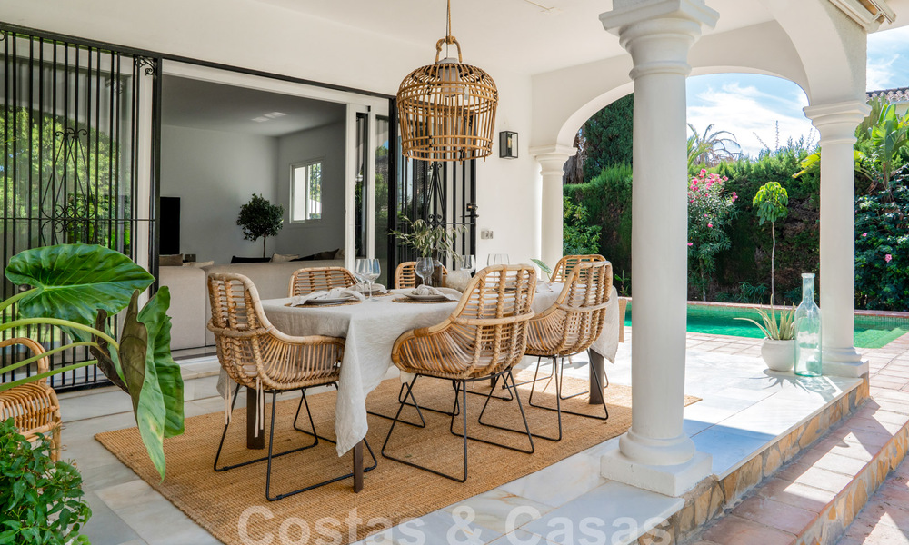 Traditionele gelijkvloerse villa te koop, beachside op de New Golden Mile, Marbella - Estepona 58872