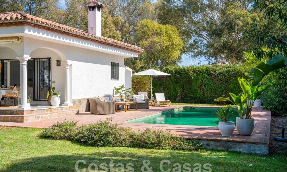 Traditionele gelijkvloerse villa te koop, beachside op de New Golden Mile, Marbella - Estepona 58885