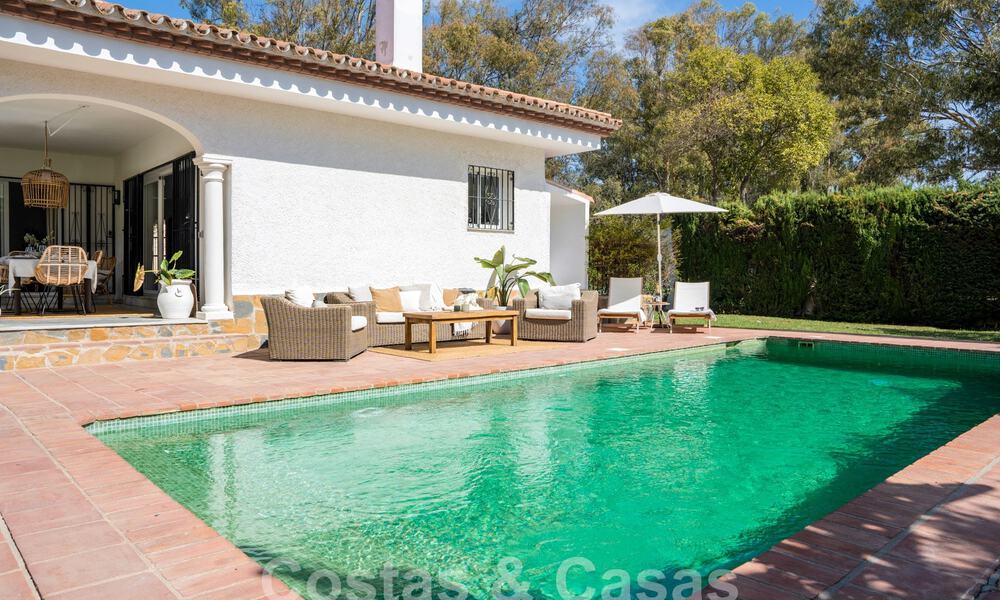 Traditionele gelijkvloerse villa te koop, beachside op de New Golden Mile, Marbella - Estepona 58891