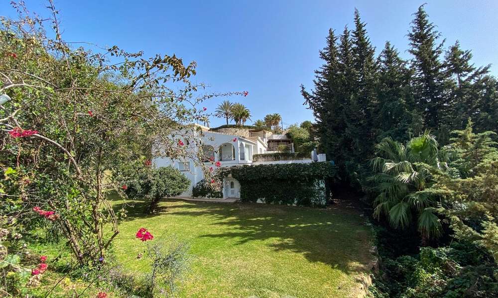 Spaanse villa te koop met grote tuin dicht bij voorzieningen in Oost-Marbella 58914
