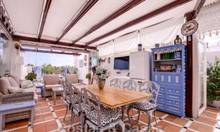 Penthouse te koop met ruim dakterras en 360° uitzicht, op een steenworp van het strand en het centrum van Puerto Banus, Marbella. Verlaagd in prijs om te verkopen! 59044 