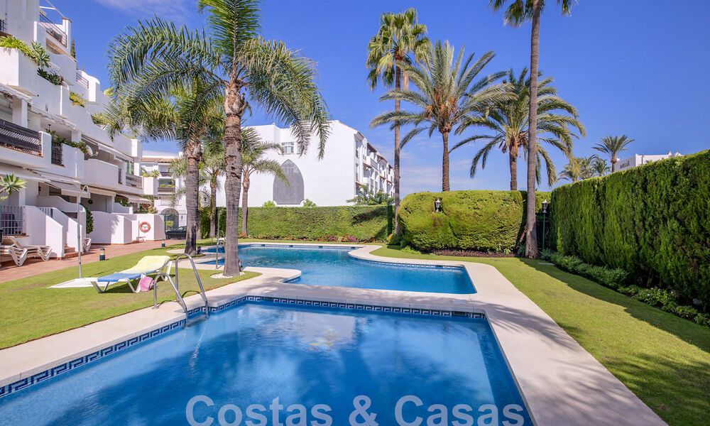 Penthouse te koop met ruim dakterras en 360° uitzicht, op een steenworp van het strand en het centrum van Puerto Banus, Marbella 59052