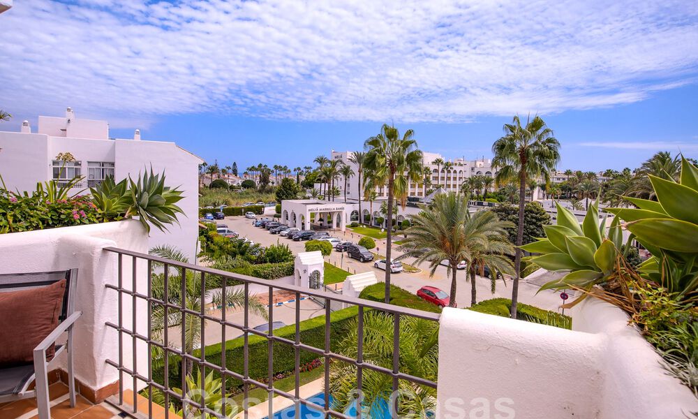 Penthouse te koop met ruim dakterras en 360° uitzicht, op een steenworp van het strand en het centrum van Puerto Banus, Marbella. Verlaagd in prijs om te verkopen! 59054