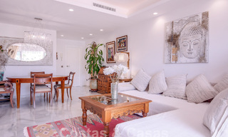 Penthouse te koop met ruim dakterras en 360° uitzicht, op een steenworp van het strand en het centrum van Puerto Banus, Marbella. Verlaagd in prijs om te verkopen! 59056 