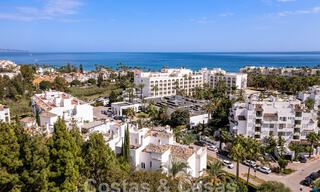 Penthouse te koop met ruim dakterras en 360° uitzicht, op een steenworp van het strand en het centrum van Puerto Banus, Marbella. Verlaagd in prijs om te verkopen! 59064 