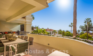 Ruim luxe appartement te koop met panoramisch zeezicht in een gated urbanisatie op de Golden Mile, Marbella 59791 