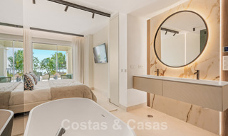 Ruim luxe appartement te koop met panoramisch zeezicht in een gated urbanisatie op de Golden Mile, Marbella 59794 