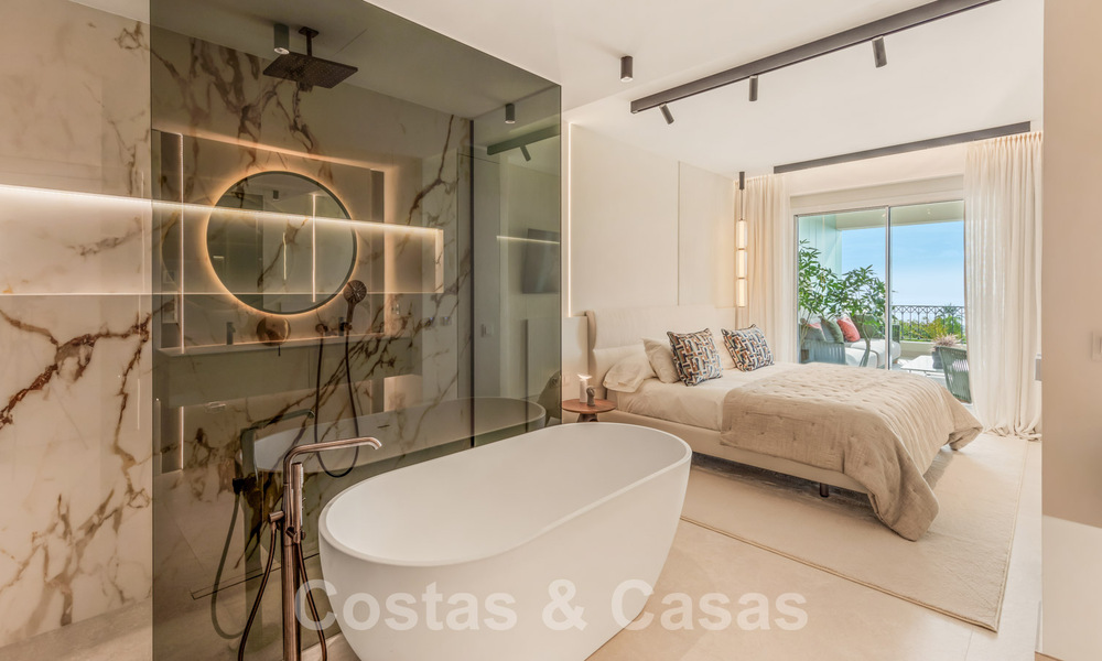 Ruim luxe appartement te koop met panoramisch zeezicht in een gated urbanisatie op de Golden Mile, Marbella 59795