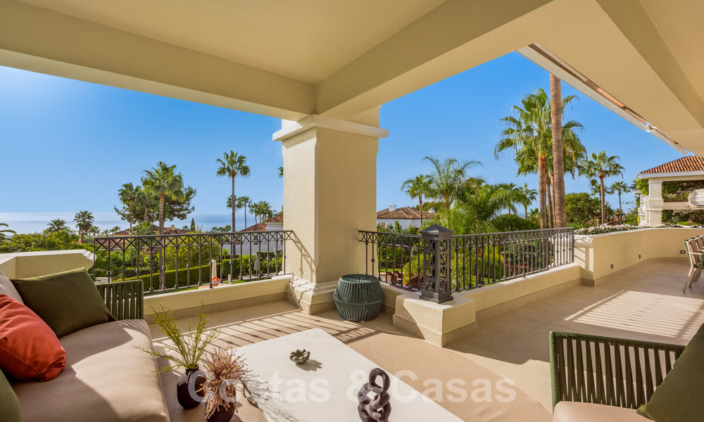 Ruim luxe appartement te koop met panoramisch zeezicht in een gated urbanisatie op de Golden Mile, Marbella 59797