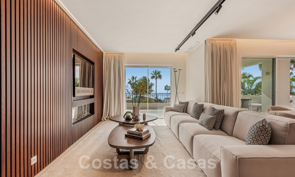 Ruim luxe appartement te koop met panoramisch zeezicht in een gated urbanisatie op de Golden Mile, Marbella 59799