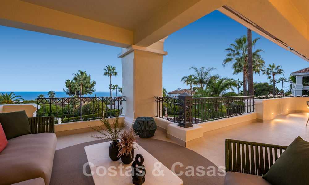 Ruim luxe appartement te koop met panoramisch zeezicht in een gated urbanisatie op de Golden Mile, Marbella 59802