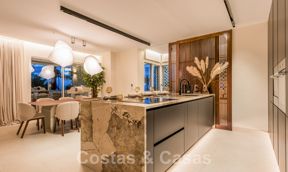 Ruim luxe appartement te koop met panoramisch zeezicht in een gated urbanisatie op de Golden Mile, Marbella 59811