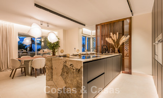 Ruim luxe appartement te koop met panoramisch zeezicht in een gated urbanisatie op de Golden Mile, Marbella 59811 