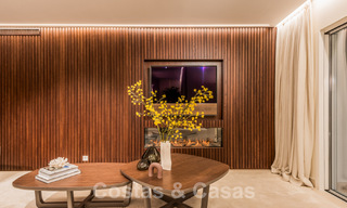 Ruim luxe appartement te koop met panoramisch zeezicht in een gated urbanisatie op de Golden Mile, Marbella 59813 