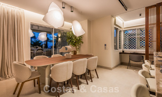 Ruim luxe appartement te koop met panoramisch zeezicht in een gated urbanisatie op de Golden Mile, Marbella 59820 