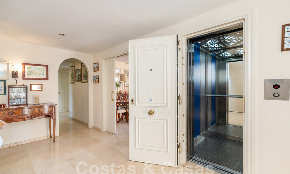 Ruim penthouse te koop in een gated strandcomplex met magnifiek zeezicht in La Duquesa, Costa del Sol 59304